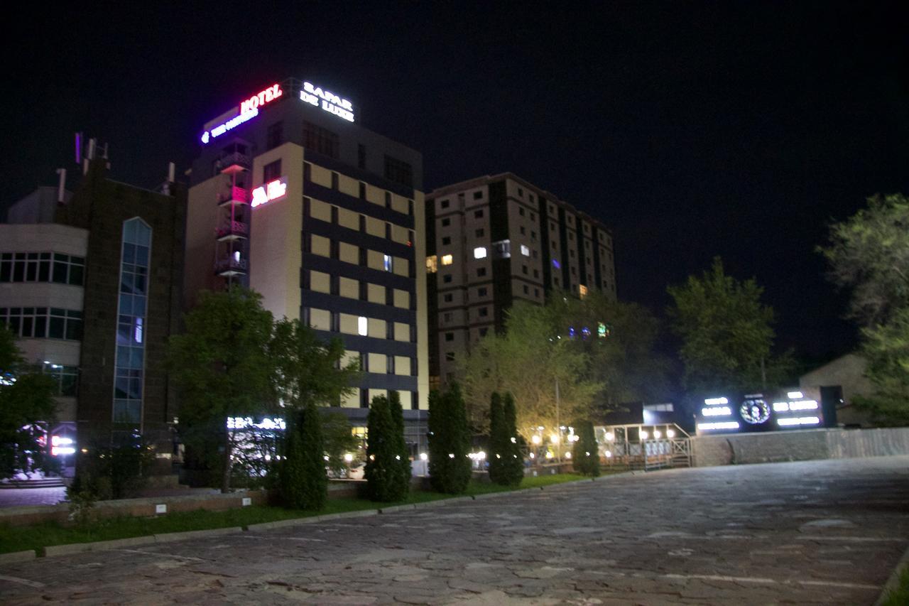 Hotel Deluxe Plaza Almaty Exterior foto